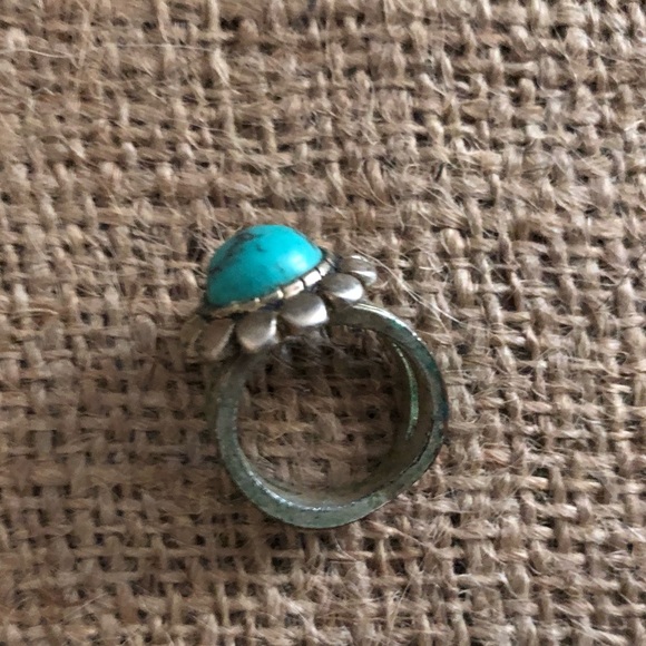 Turquoise flower ring - Picture 4 of 4